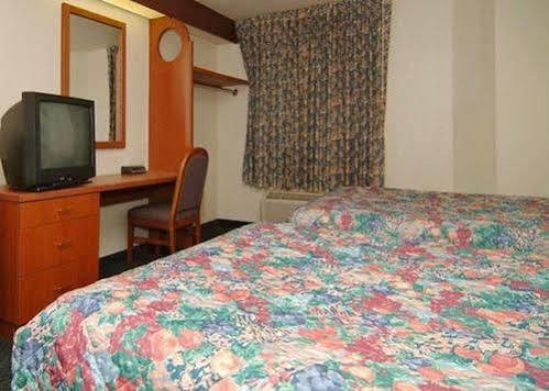 Travelodge By Wyndham Fort Myers Airport Kamer foto